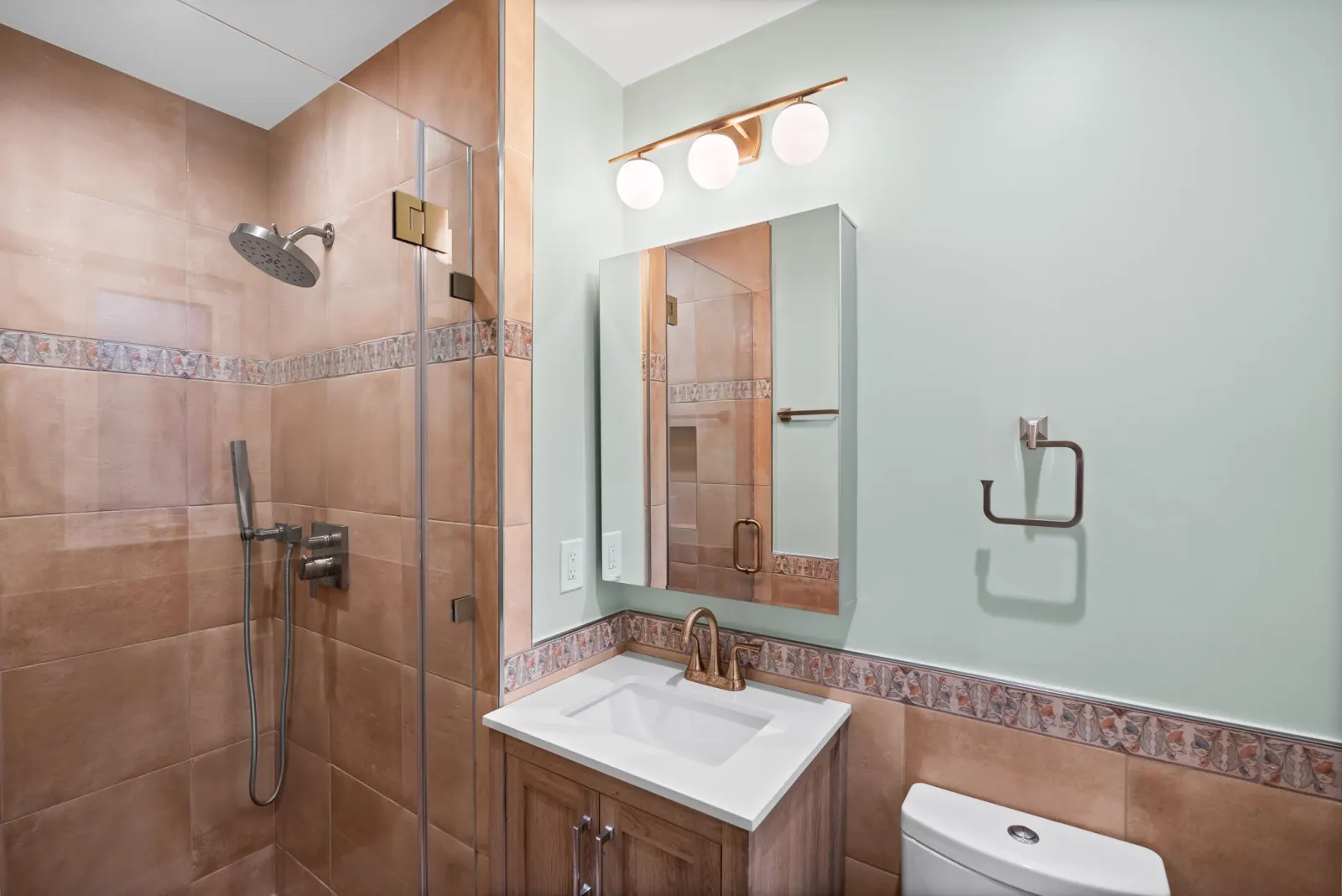 Traditional Bathroom Remodel with Custom Tile Detail hero photo