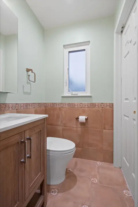 Traditional Bathroom Remodel with Custom Tile Detail — photo 4