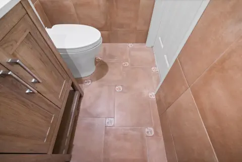 Traditional Bathroom Remodel with Custom Tile Detail — photo 14