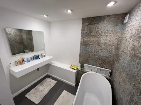 Modern Minimalist Bathroom Remodel — photo 4