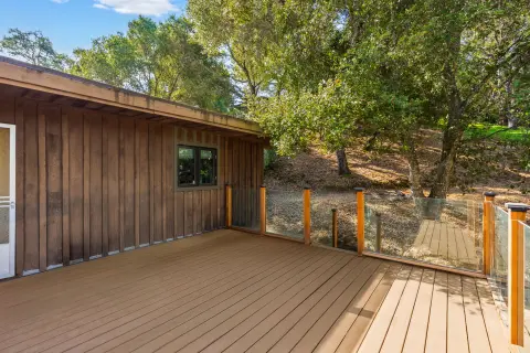 Mountain Cabin Deck & Backyard Basketball Court — photo 11