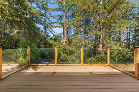 Mountain Cabin Deck & Backyard Basketball Court — photo 15