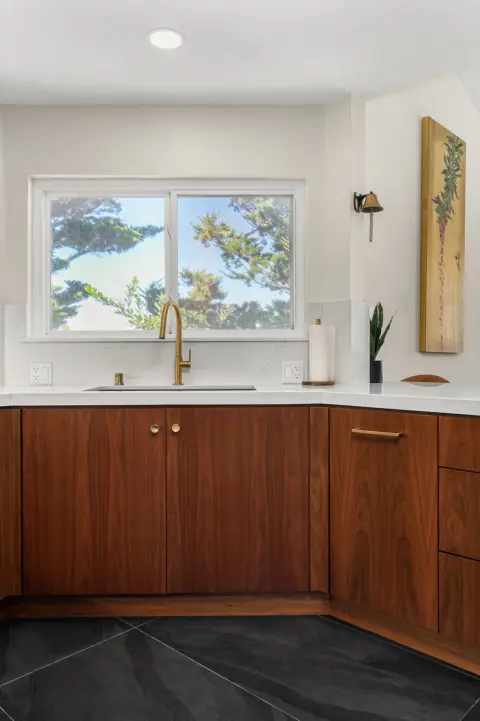 Modern Kitchen & Bathroom Remodel — photo 3